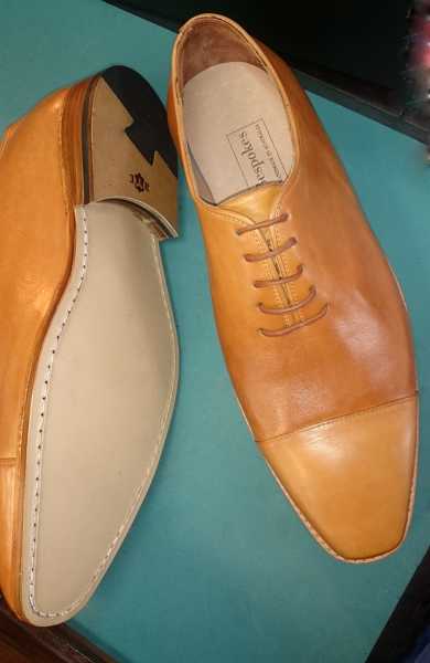 whole cut with toe cap tan dress shoe